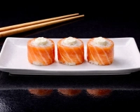 SAUMON ROLL CHEESE 6pcs